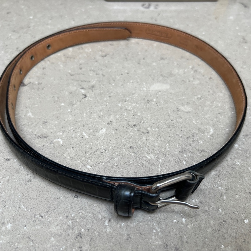 Like new! Black GENUINE Leather Ladies Belt by Talbots. Size lg & 1” in width 🇮🇹